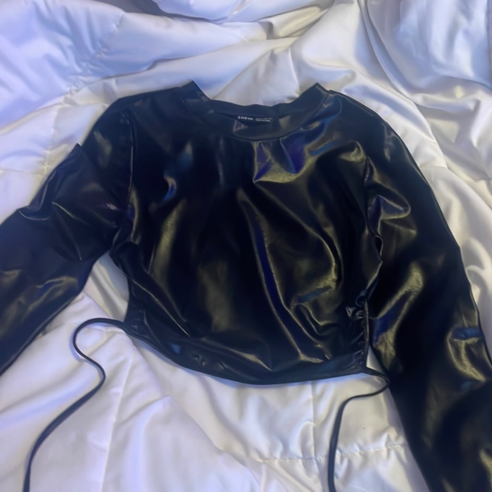 black back less long sleeve